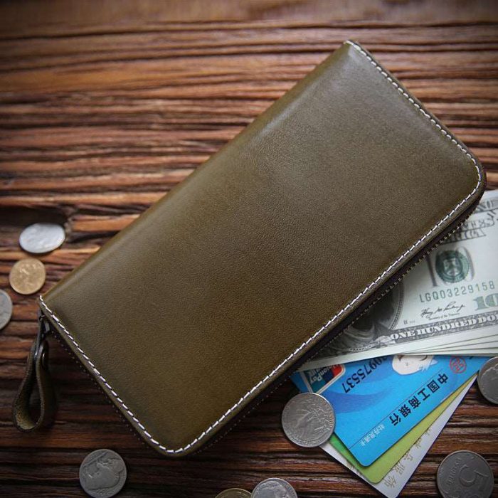 mens-long-leather-zipper-wallet-899072.jpg